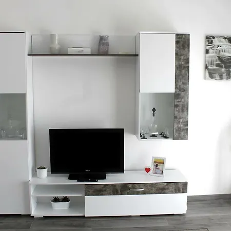 Apartman Iva *