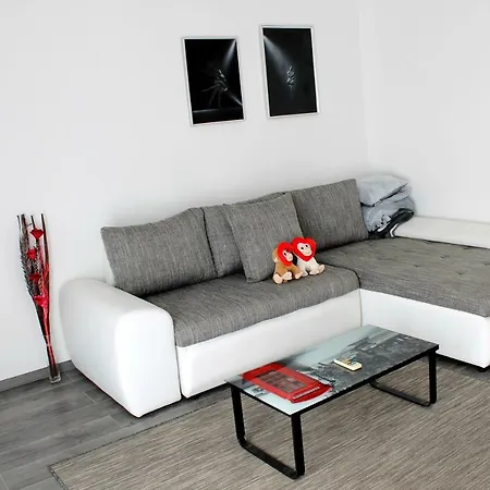 Apartman Iva *